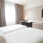 Novotel Due Отель