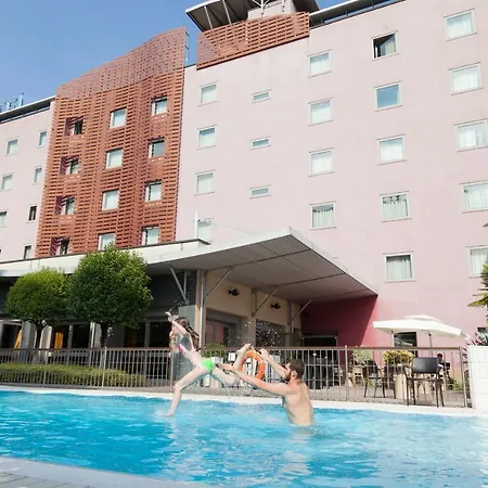 Hotel Novotel Due 4*