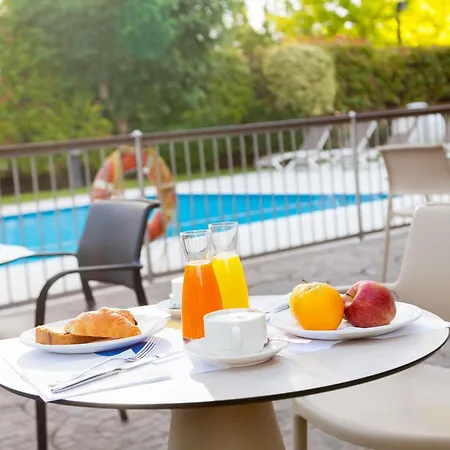 Novotel 2 Hotel